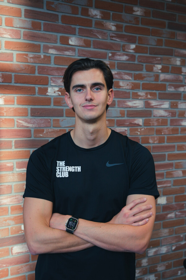 Portret van Bram Mosterdijk, personal trainer bij The Strength Club